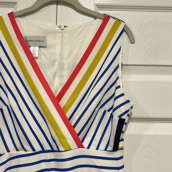 Donna Morgan Striped Dress V Neck Womens Size 6 - Picture 3 of 8